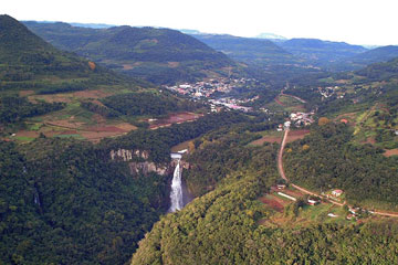 Santa Maria do Herval - Cascata da Usina vista aérea<br /><span>Crédito: historiasvalecai.blogspot.com.br</span>