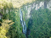 Veranópolis - Cachoeira dos Três Monges<br /><span>Crédito: femaca.com.br</span>